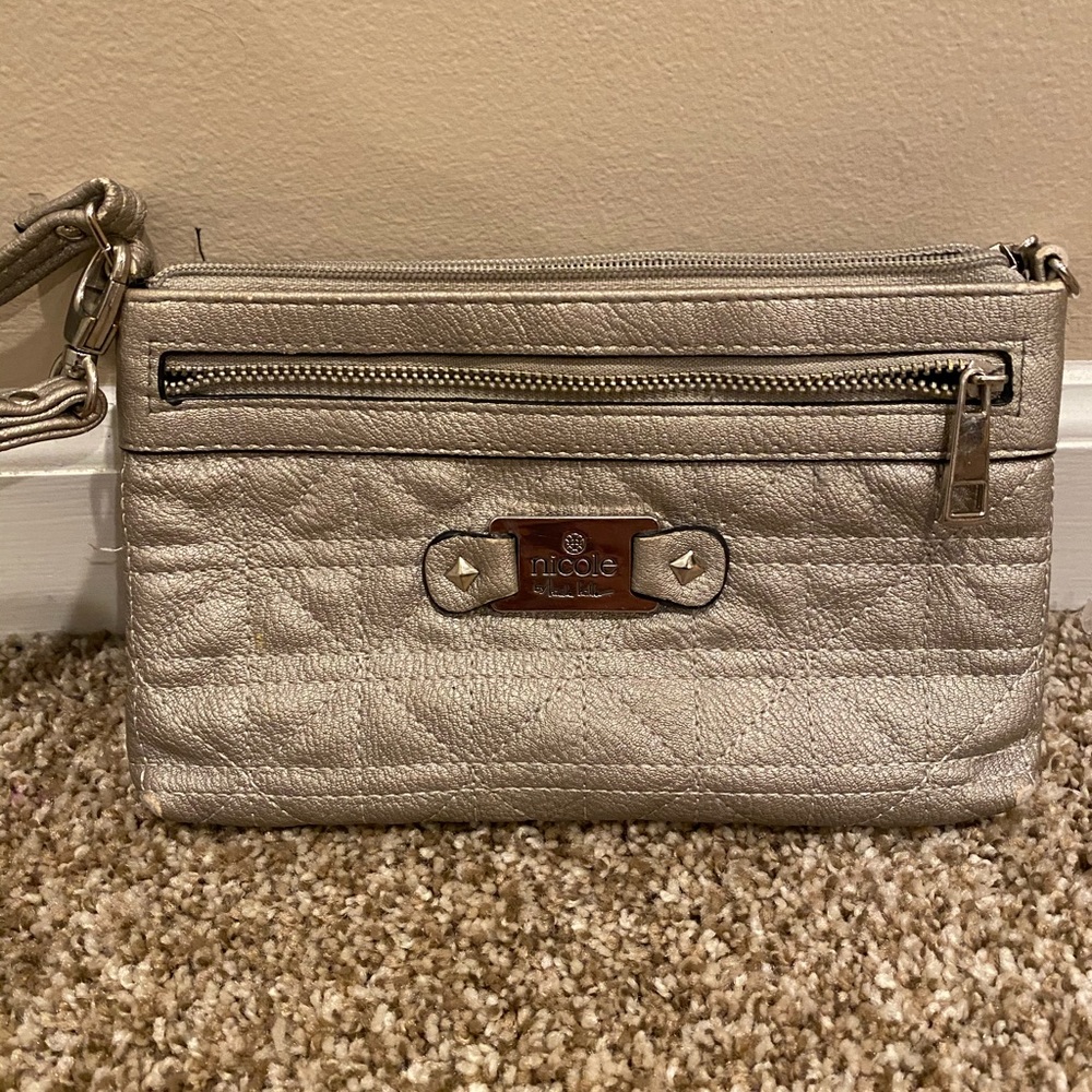 Nicole wristlet